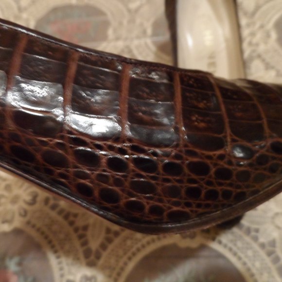 Chanel Brown Crocodile Leather Classic Heeled Pumps Size 7 1/2M - Picture 9 of 16